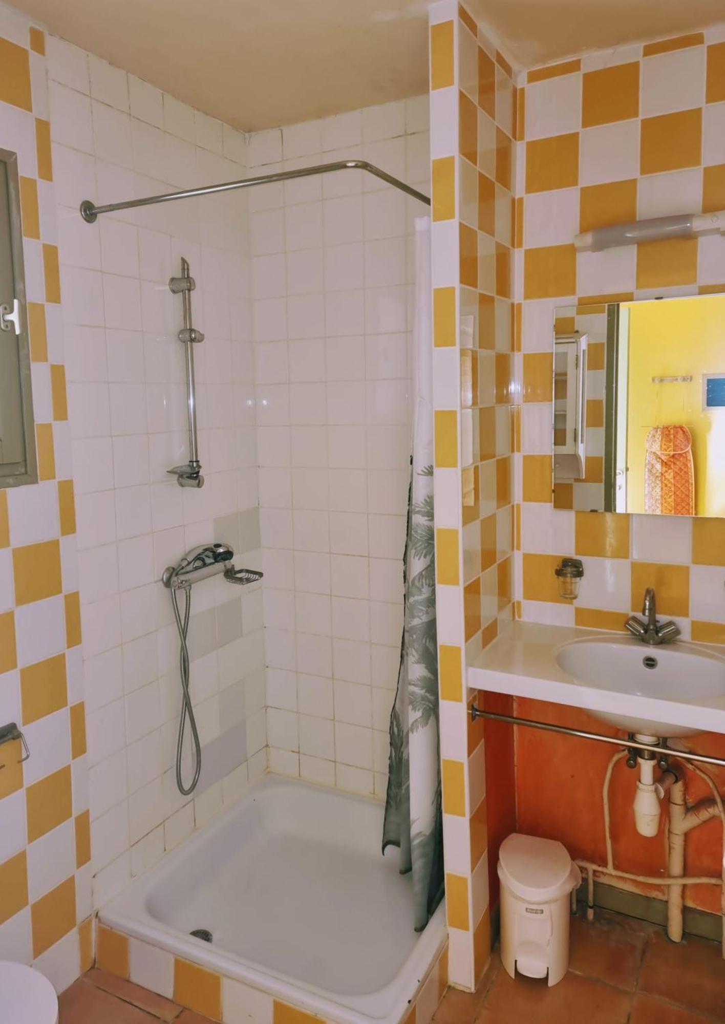 Pousterle De Sabran - Piscine & Hammam Lägenhet Rum bild