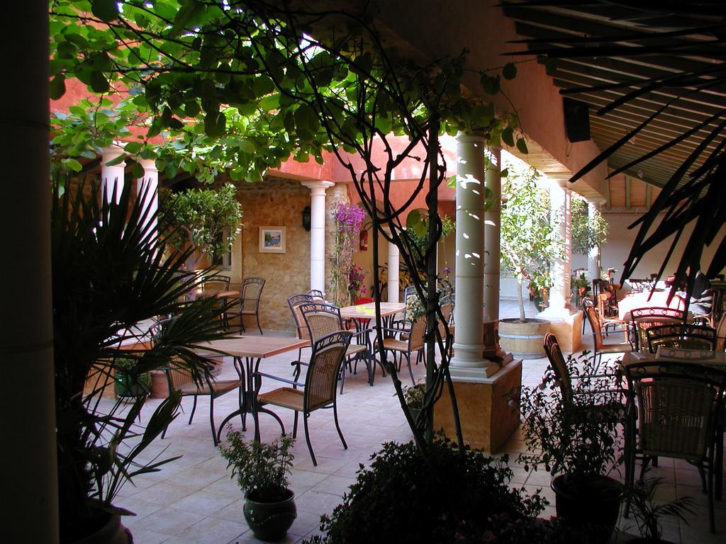 Pousterle De Sabran - Piscine & Hammam Lägenhet Exteriör bild
